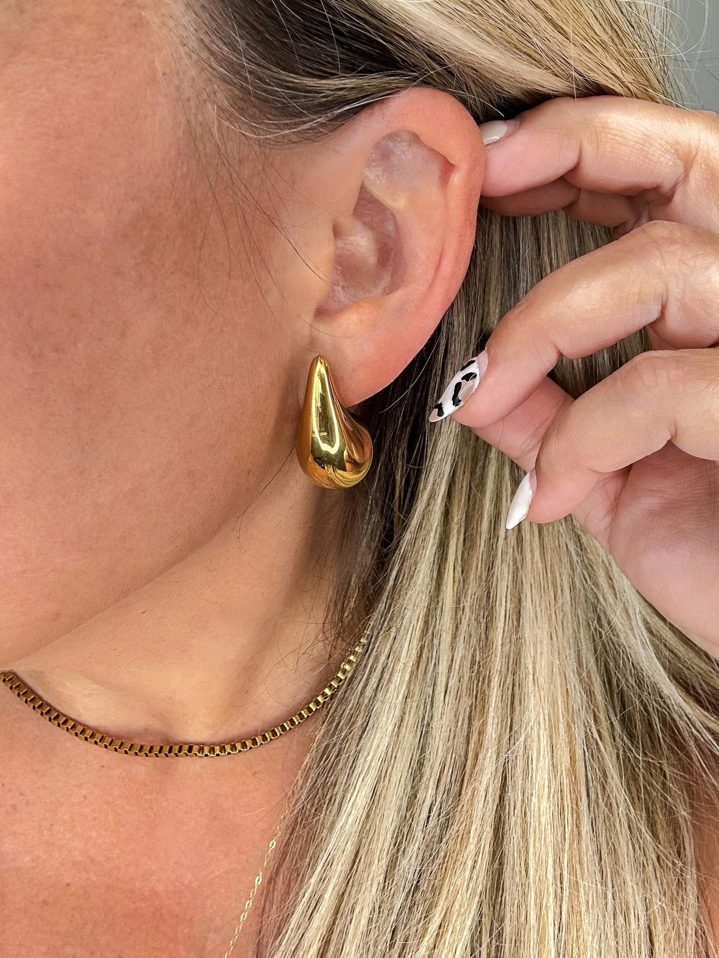 Viral Tear Drop Earring